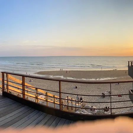 Les Ptis Chiffons לינה וארוחת בוקר לאקאנו