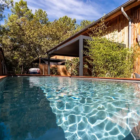 Les Ptis Chiffons לינה וארוחת בוקר לאקאנו